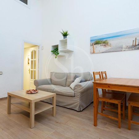 Practico Apartamento Cerca De Estacion De Sants Барселона Екстер'єр фото